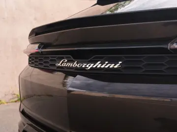 LAMBORGHINI Urus 4.0 V8 PHEV SE