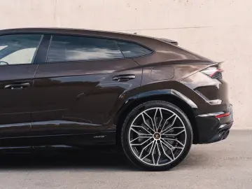 LAMBORGHINI Urus 4.0 V8 PHEV SE