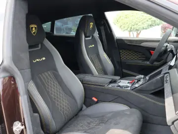 LAMBORGHINI URUS Performante AdPersonam 4Sitz-Carbon-B&O