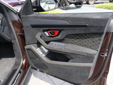 LAMBORGHINI URUS Performante AdPersonam 4Sitz-Carbon-B&O