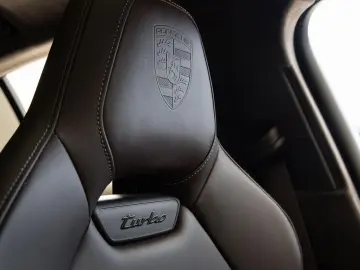PORSCHE Panamera Turbo S E-Hybrid von BENTLEY FRANKFURT
