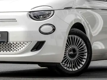 FIAT Neuer 500C Base PDC Klimaautomatik ALU CarPlay