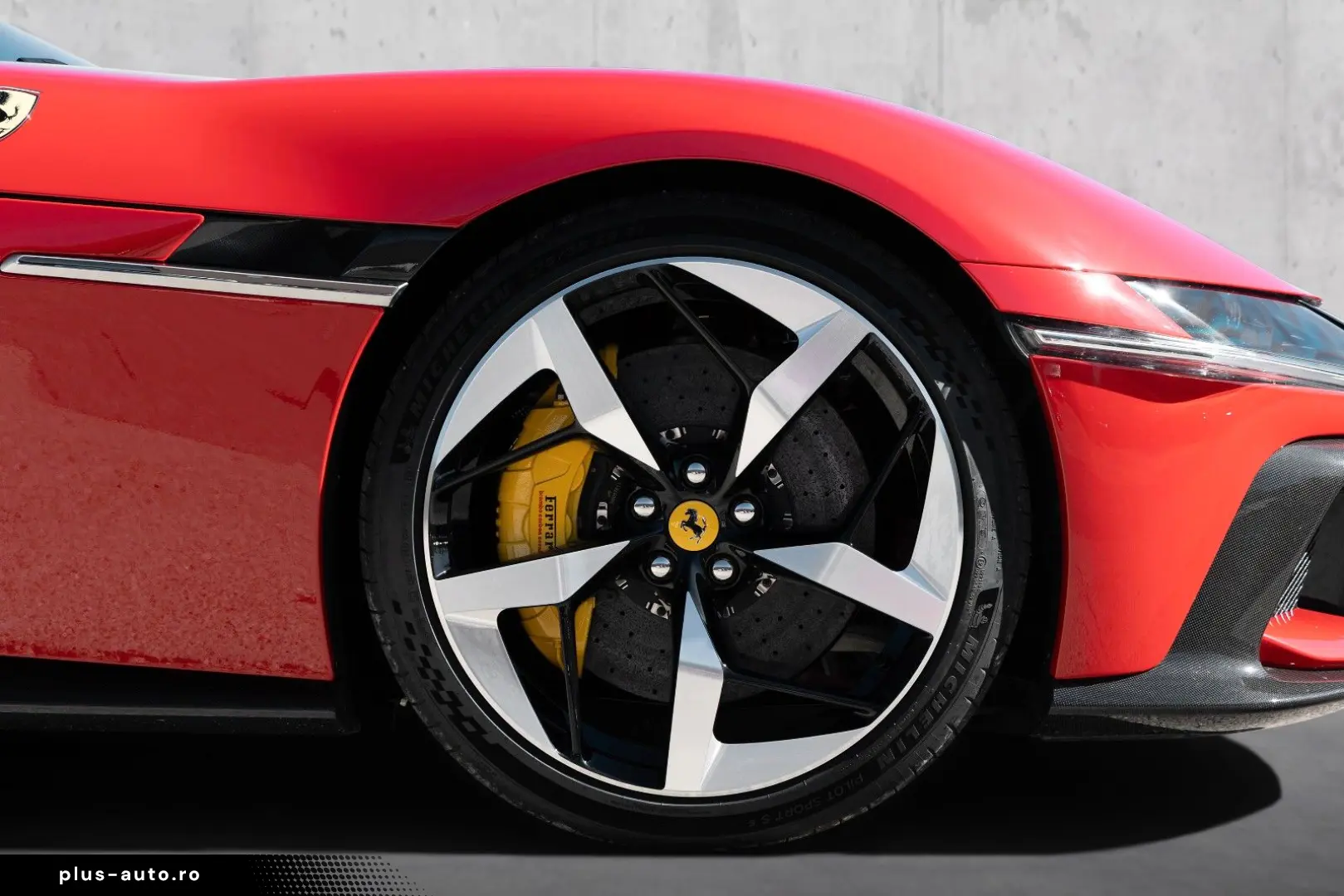 FERRARI 12Cilindri