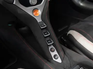 MCLAREN 750S Spider   Performance Interior