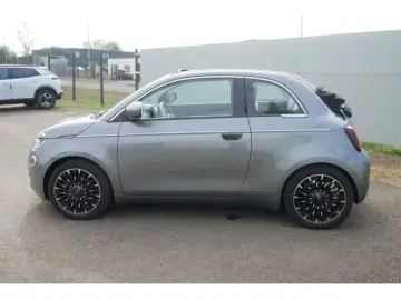FIAT 500e Cabrio BY BOCELLI AT 42 Kwh 118PS LED NAVI