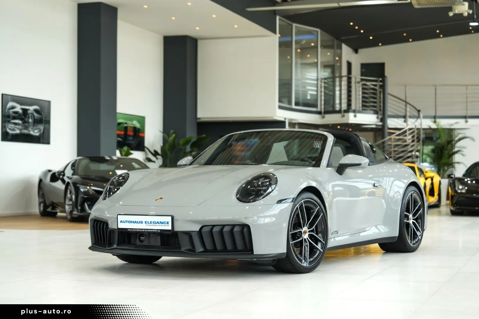 PORSCHE 911 Targa 4 GTS CHRONO LIFT CARBON BOSE 21 LM