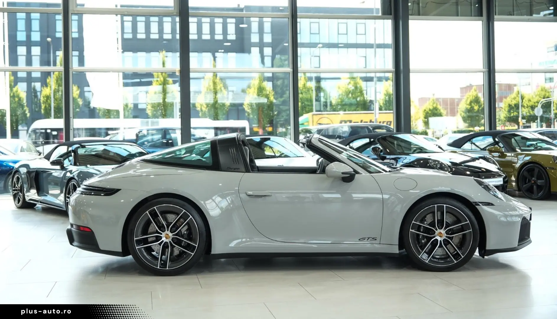PORSCHE 911 Targa 4 GTS CHRONO LIFT CARBON BOSE 21 LM