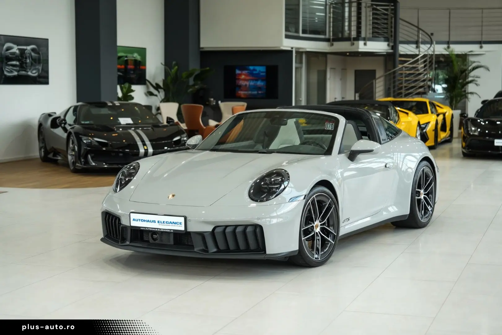 PORSCHE 911 Targa 4 GTS CHRONO LIFT CARBON BOSE 21 LM