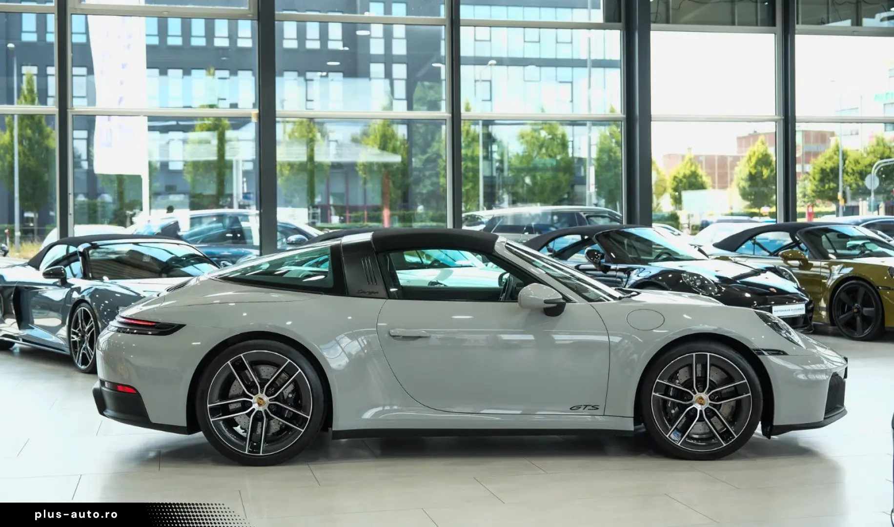 PORSCHE 911 Targa 4 GTS CHRONO LIFT CARBON BOSE 21 LM