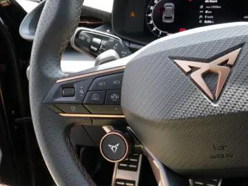 CUPRA Terramar TSI 1.5 e-Hybrid 150 kW MATRIX-LED 360