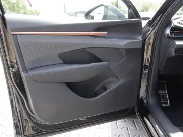 CUPRA Terramar TSI 1.5 e-Hybrid 150 kW MATRIX-LED 360