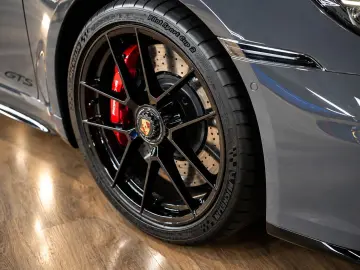 PORSCHE 992 Carrera 4 GTS Aero-Kit HD-Matrix Chrono Lift