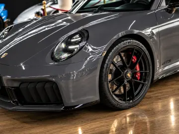 PORSCHE 992 Carrera 4 GTS Aero-Kit HD-Matrix Chrono Lift