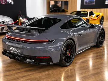 PORSCHE 992 Carrera 4 GTS Aero-Kit HD-Matrix Chrono Lift