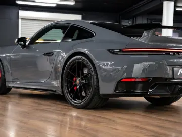 PORSCHE 992 Carrera 4 GTS Aero-Kit HD-Matrix Chrono Lift