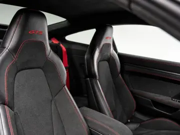 PORSCHE 992 Carrera 4 GTS Aero-Kit HD-Matrix Chrono Lift
