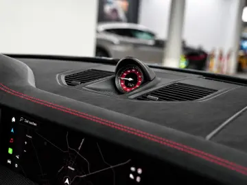 PORSCHE 992 Carrera 4 GTS Aero-Kit HD-Matrix Chrono Lift