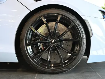 MCLAREN Artura MSO Ceramic Grey Tech Lux Technology Pack