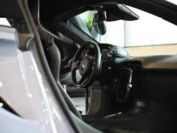MCLAREN Artura MSO Ceramic Grey Tech Lux Technology Pack