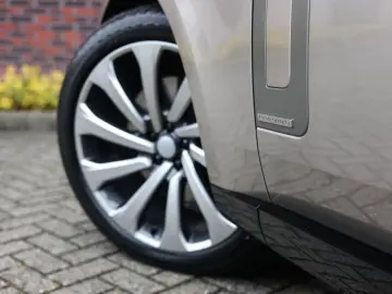 LAND ROVER Range Rover P550e Autobiography  23Inch SV