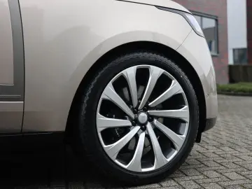 LAND ROVER Range Rover P550e Autobiography  23Inch SV