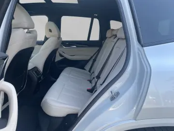 BMW iX3 Impressive HUD Pano H&K