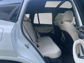 BMW iX3 Impressive HUD Pano H&K