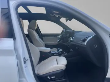 BMW iX3 Impressive HUD Pano H&K