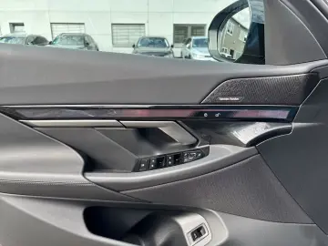 BMW 530e xDrive M Sport Pro • PANO • H&K • 360  • HUD