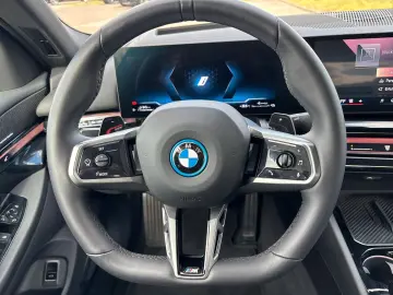 BMW 530e xDrive M Sport Pro • PANO • H&K • 360  • HUD