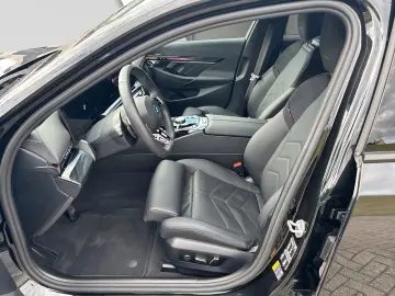 BMW 530e xDrive M Sport Pro • PANO • H&K • 360  • HUD