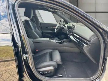 BMW 530e xDrive M Sport Pro • PANO • H&K • 360  • HUD