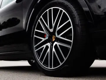 PORSCHE Cayenne E-Hybrid  PASM SOFTCLOSE PANO CHRONO 360