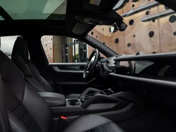 PORSCHE Cayenne E-Hybrid  PASM SOFTCLOSE PANO CHRONO 360