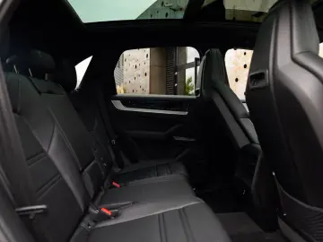 PORSCHE Cayenne E-Hybrid  PASM SOFTCLOSE PANO CHRONO 360