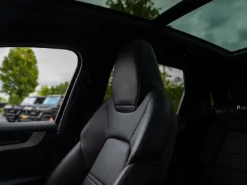 PORSCHE Cayenne E-Hybrid  PASM SOFTCLOSE PANO CHRONO 360