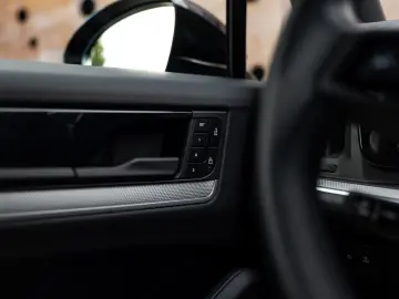 PORSCHE Cayenne E-Hybrid  PASM SOFTCLOSE PANO CHRONO 360