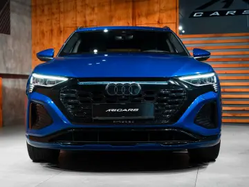 AUDI Q8 e-tron 55 quattro S line