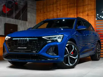 AUDI Q8 e-tron 55 quattro S line