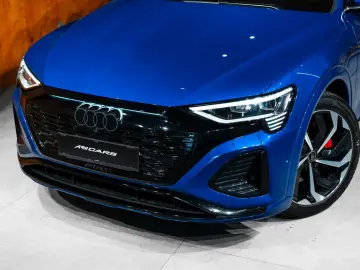 AUDI Q8 e-tron 55 quattro S line