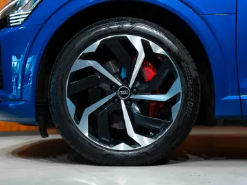 AUDI Q8 e-tron 55 quattro S line