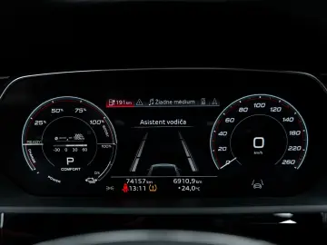 AUDI Q8 e-tron 55 quattro S line