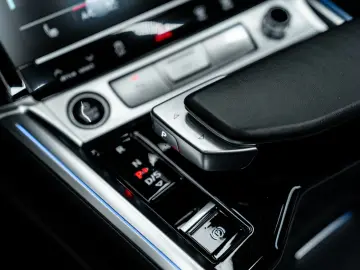 AUDI Q8 e-tron 55 quattro S line