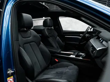 AUDI Q8 e-tron 55 quattro S line
