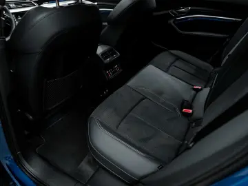 AUDI Q8 e-tron 55 quattro S line