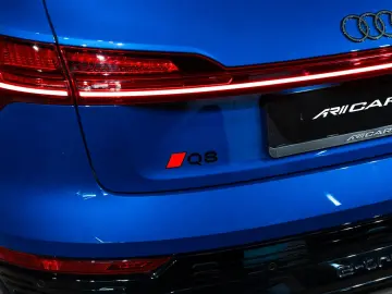 AUDI Q8 e-tron 55 quattro S line