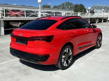 AUDI Q8 Sportback e-tron 55 quattro advanced