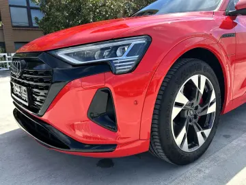 AUDI Q8 Sportback e-tron 55 quattro advanced