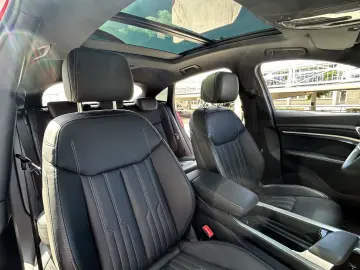 AUDI Q8 Sportback e-tron 55 quattro advanced