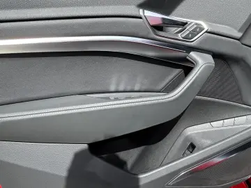 AUDI Q8 Sportback e-tron 55 quattro advanced